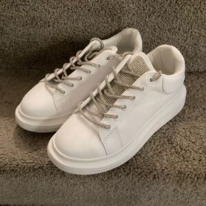 NWOB CHARLOTTE RUSSE Sparkly Laces and Tongue Sneakers Size 7